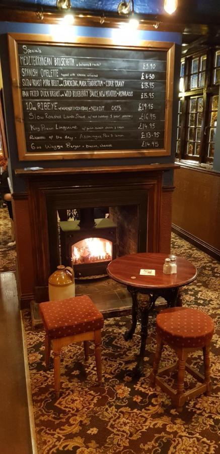 The Weir Hotel Уолтон-на-Темзе Экстерьер фото